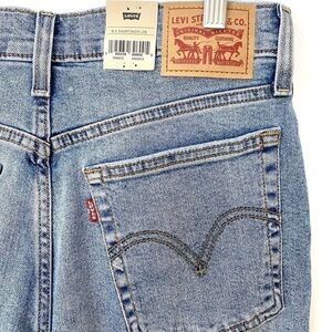 NEW WITH TAGS! Levi High Rise Straight Jeans Women’s W29/L28 ankle length style
